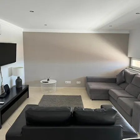 Modern 2 Bed 5km Carvoeiro