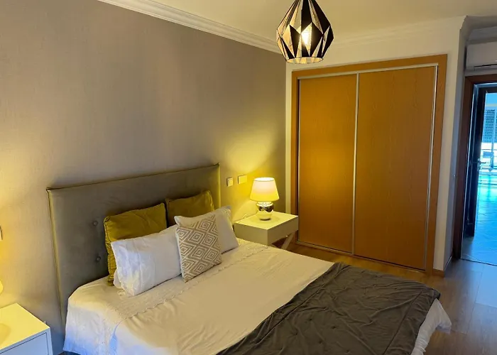 Modern 2 Bed 5km Carvoeiro Lagoa (Algarve)