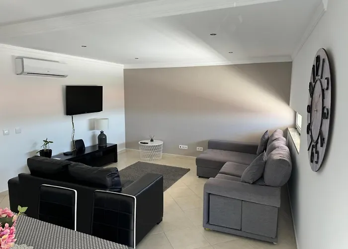 Modern 2 Bed 5km Carvoeiro *