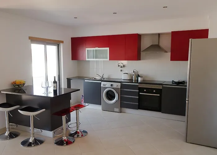 Modern 2 Bed 5km Carvoeiro