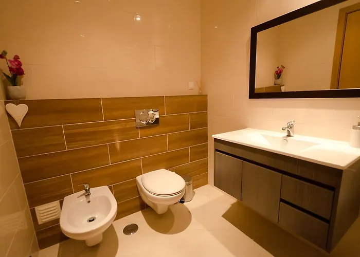 Modern 2 Bed 5km Carvoeiro Lagoa (Algarve)