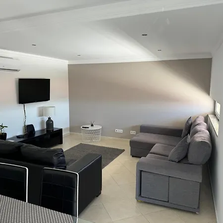 Modern 2 Bed 5km Carvoeiro *