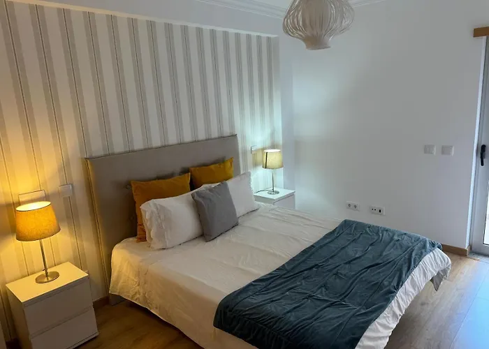 Modern 2 Bed Apartment 5Km Carvoeiro Apartment *